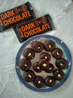 ચોકલેટ પેંડા (Chocolate penda recipe in gujarati) રેસીપી મુખ્ય ફોટો