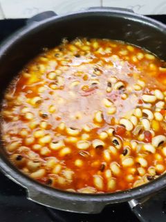 चवळी बटाटा (chavli batata recipe in marathi) रेसिपी चे मुख्य फोटो