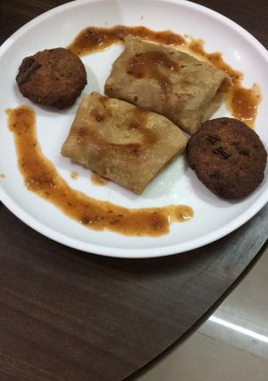 A picture of Left over pulao and roti pockets.