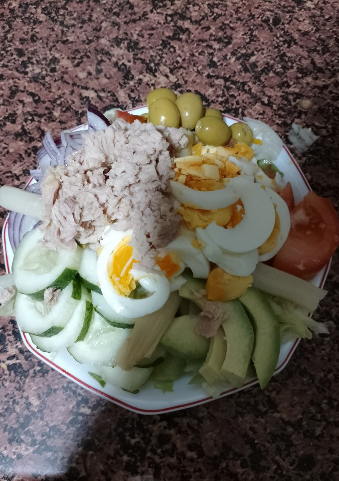Una foto de Ensalada Mixta Con Cebolla Morada