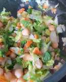 Pipirrana con garbanzos en Monsieur Plus