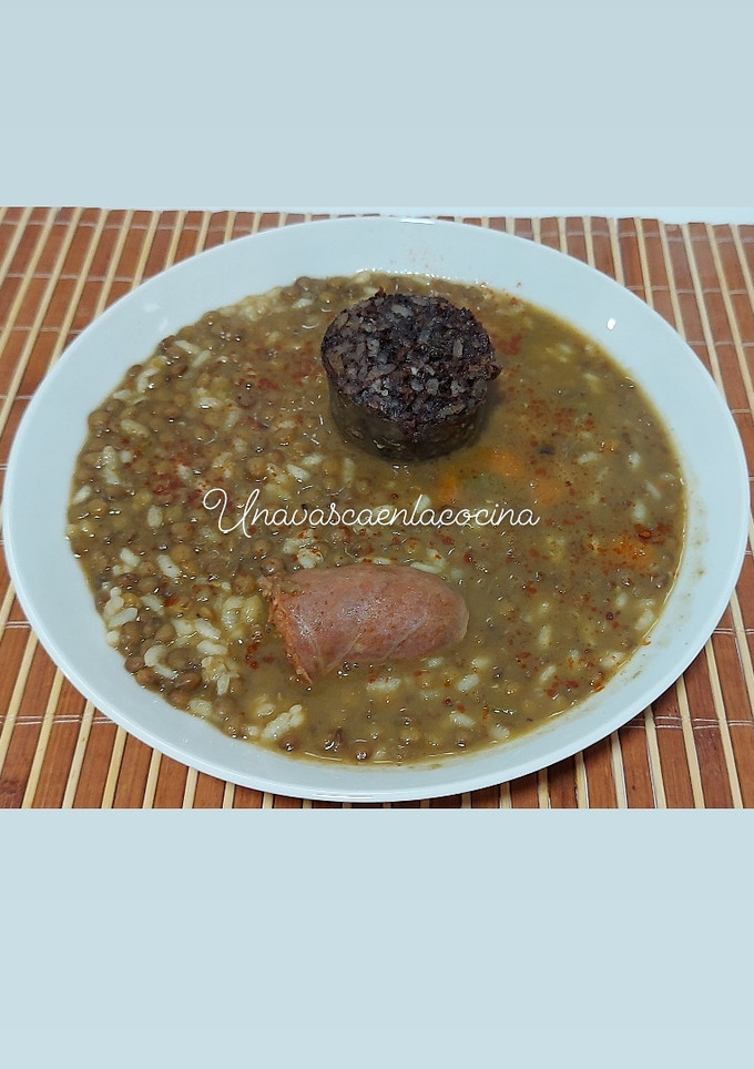 Una foto de Lentejas con verduras, chorizo y morcilla