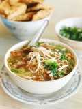 Soto ayam (kuah bening)