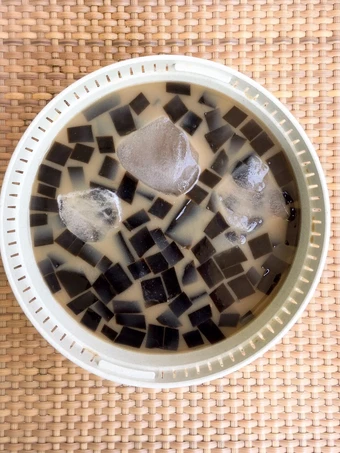 Langkah Gampang Membuat Resep Es Cappuccino Cincau yang Uenak Anti Ribet, Lezat