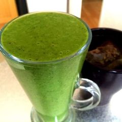 A picture of Avocado, Cucumber and Oats Smoothie.