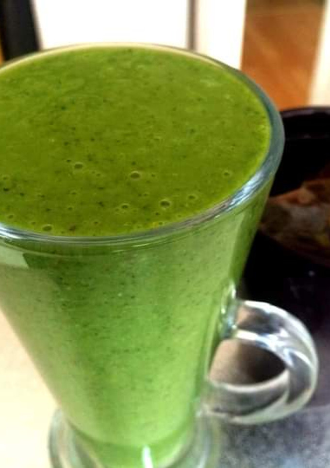A picture of Avocado, Cucumber and Oats Smoothie.