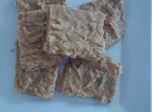 Una foto de Cocadas con leche y coco
