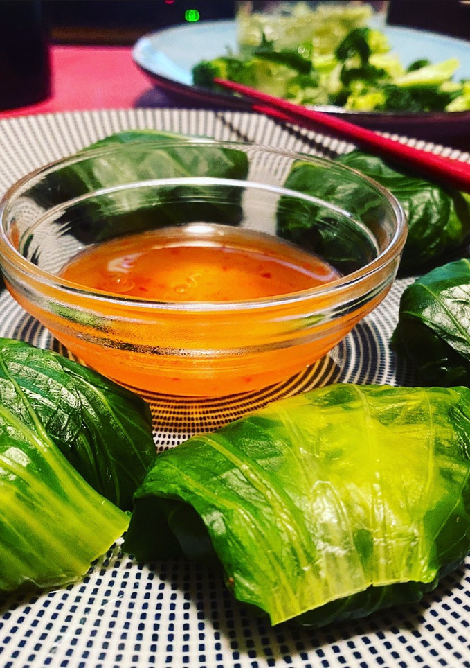 Una foto de Ravioles de pak choi y carne con salsa sweet chili