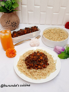 A picture of Spaghetti bolognese.