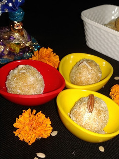 बेसन लड्डू (Besan ladoo recipe in Hindi) रेसिपी मुख्य फोटो