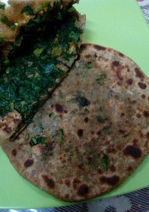 A picture of Muli patte ke paratha.