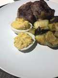 Keto - Bife de Chorizo con Ensalada tibia y huevos rellenos