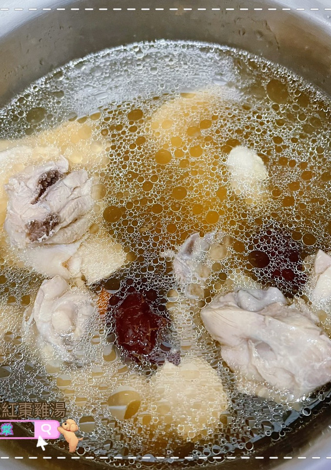 養生紅棗雞湯（萬用鍋版本） 的食譜成品照片