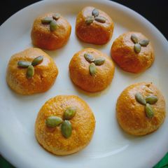 A picture of Besan Coconut Ladoos.