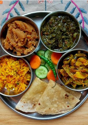 A picture of Gujarati Thali.