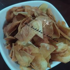A picture of Sweet potatoe chips.