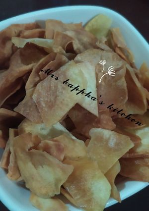 A picture of Sweet potatoe chips.