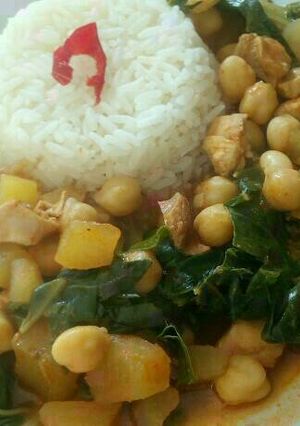 Una foto de Garbanzos con acelga