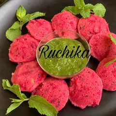 A picture of Beet Rawa Idli.