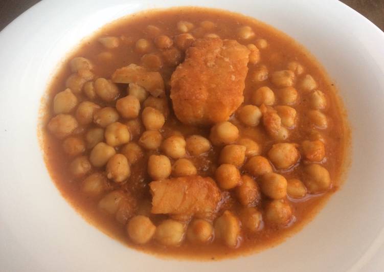 Potaje de garbanzos con bacalao de Vigilia
