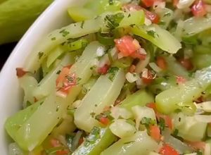 Foto de Salada fresca de chuchu