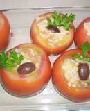 Tomates rellenos con arroz yamaní