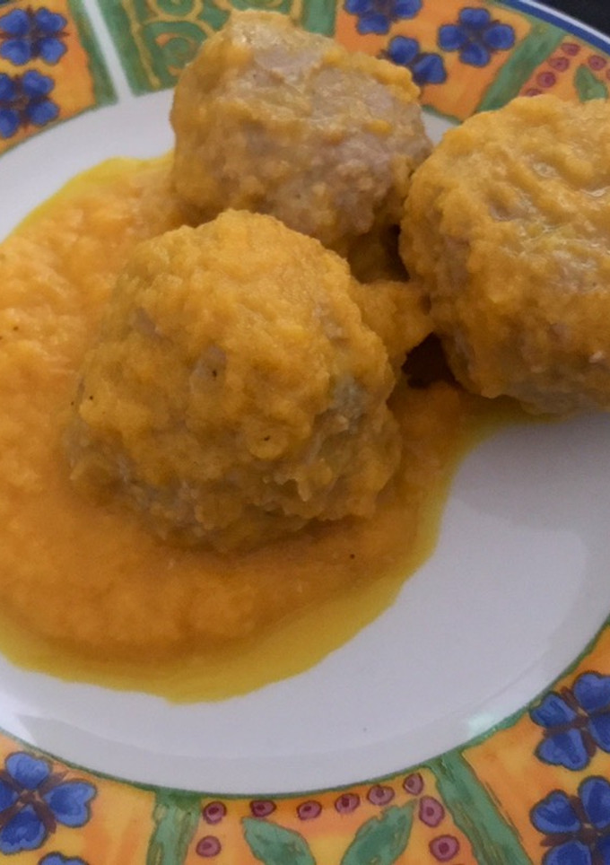 Una foto de Albóndigas de ternera 🧆 en salsa de zanahoria 🥕 [MAMBO]