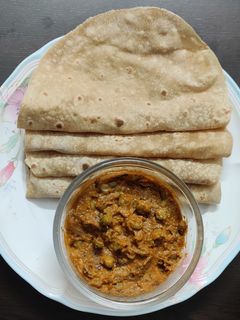 வரகு,கோதுமை சப்பாத்தி (Until rice flour,wheat flour chappathi) செய்முறை முக்கிய புகைப்படம்