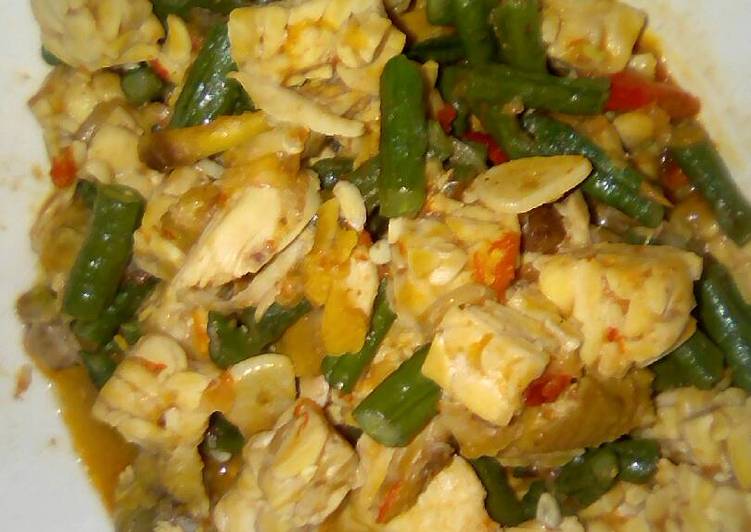 Tumis tempe kacang panjang suwir ayam sambal