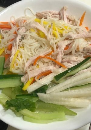 雞絲蔬菜涼麵（便利商店食材素麵版） 的食譜成品照片