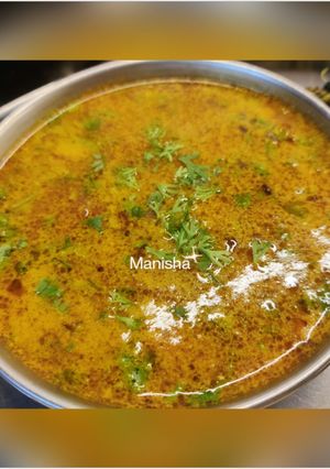 A picture of Maharashtrian Toorichi Aamti (Fresh green pigeon peas curry).