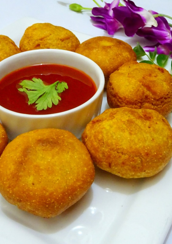 सूजी की कचौरी (suji ki Kachori Recipe in hindi) रेसिपी मुख्य फोटो