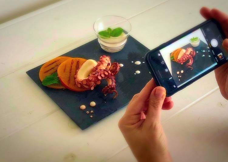 Recetta di Fatto in casa Polpo bollito con loti grigliati e maionese di acqua polpo