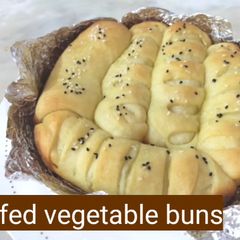 A picture of Stuffed vegetable buns without oven.