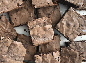 Una foto de Brownie casero fácil