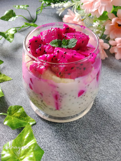 Foto resep Overnight Oatmeal Pisang Buah Naga