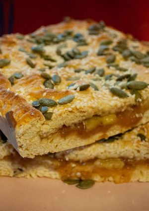Foto di Crostata farcita alla marmellata di mele e banana