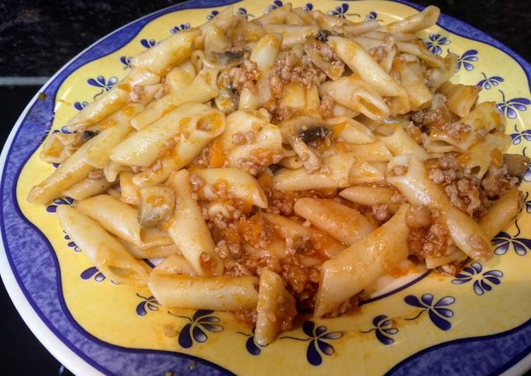 Macarrones con boloñesa hecha en Thermomix