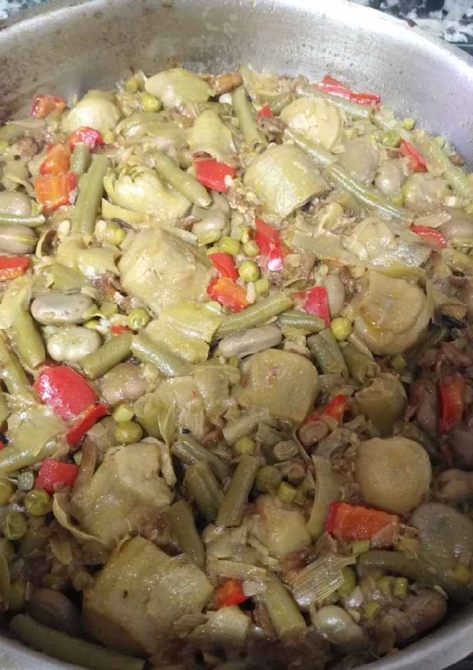 Una foto de Arroz con bacalao y verduras