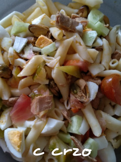 Una foto de Macarrones en ensalada