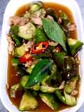 ผัดมะเขือยาวไก่สับ