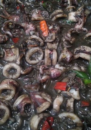 Foto resep Cumi Hitam Pedas Kental Surabaya