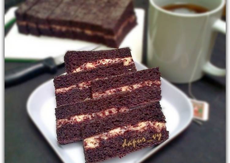 CAKE KUKUS KETAN HITAM Lapis KEJU