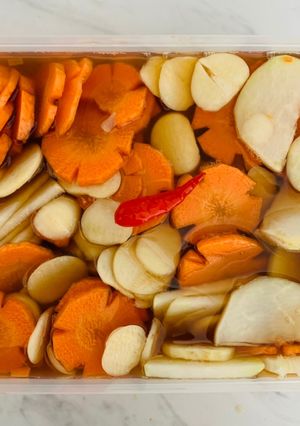 Hình của món Dưa góp su hào đem Tết về nhà!.