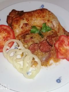 Savanyú káposzta sült csirkecombbal recept fotója