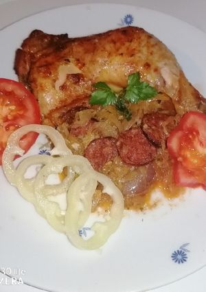 Savanyú káposzta sült csirkecombbal recept fotója
