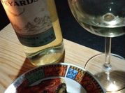 Una foto de mejillones en tomate