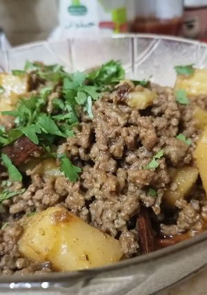 A picture of Dhaba style alu Qeema.