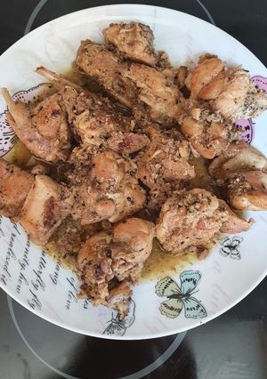 Una foto de Conejo al ajillo