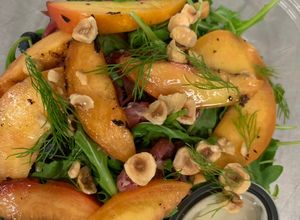 Una foto de Ensalada de Nectarines asados